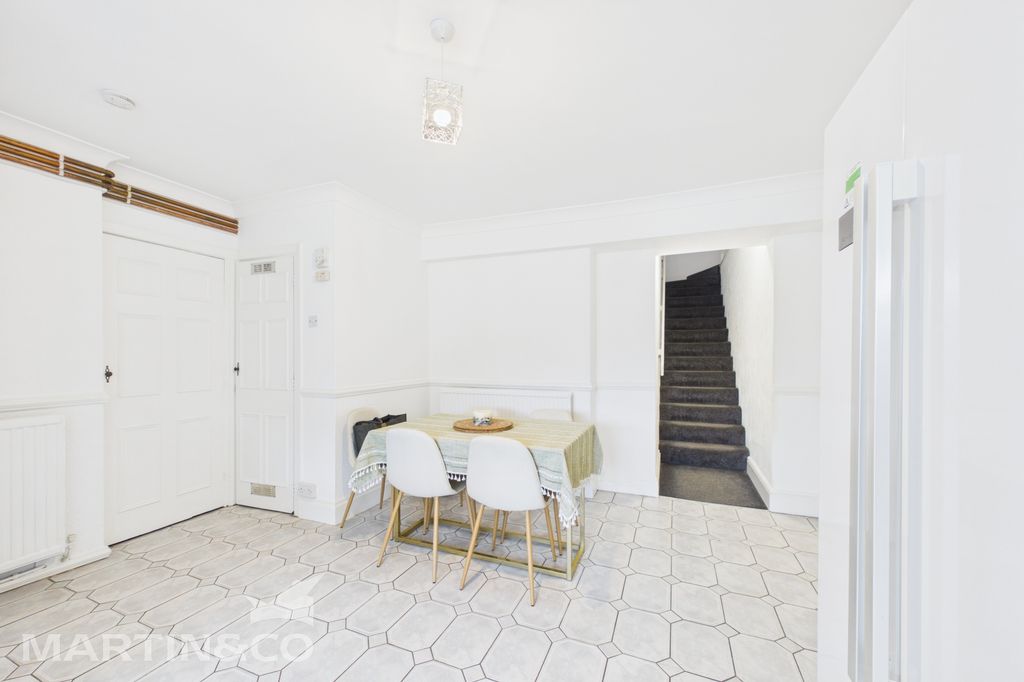 Property photo 3 of 10 Diner
