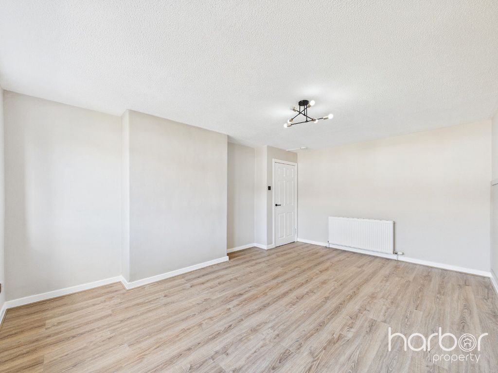 Property photo 3 of 16 5539475