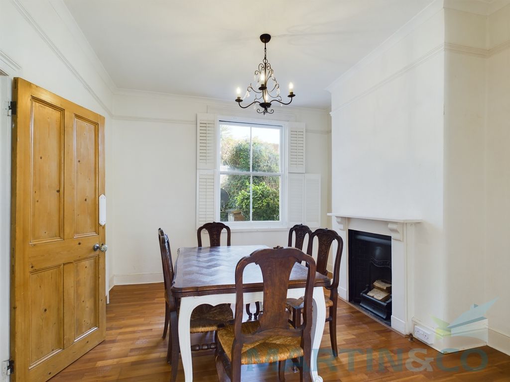 Property photo 3 of 16 Dining Room