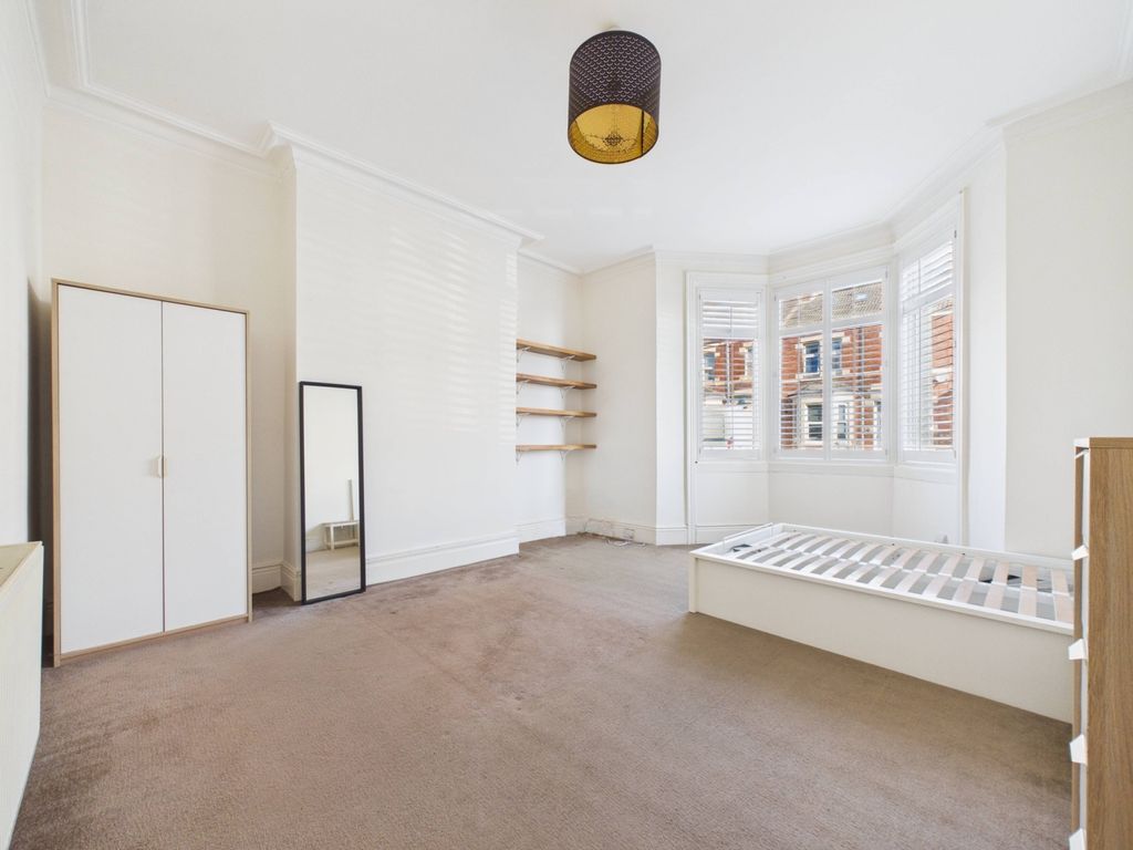 Property photo 2 of 14 Cam02195G0-Pr0098-Still011