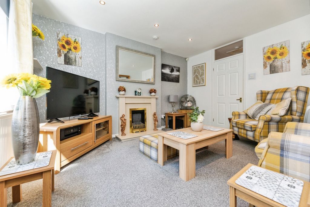 Property photo 2 of 20 Pbox-Img.Jpg