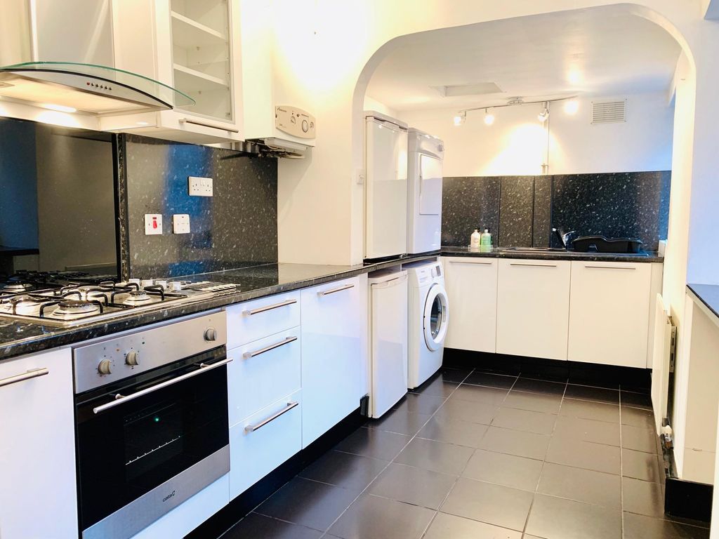 Property photo 1 of 16 Kitchen