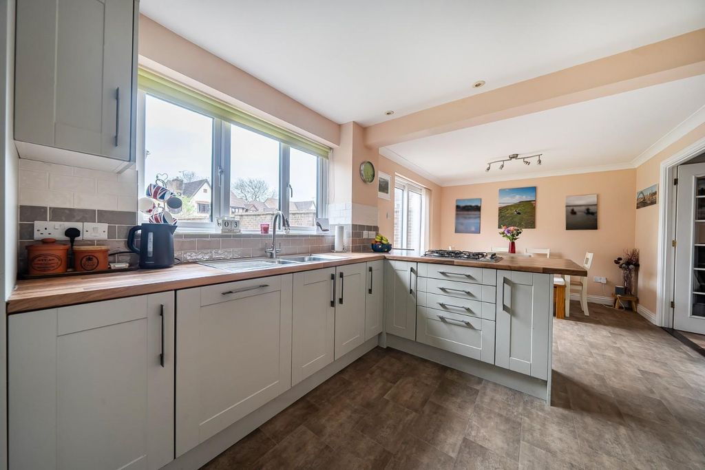 Property photo 3 of 21 1439879-13-69Cff194Ae6A5.Jpg
