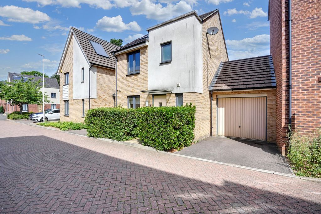 Property photo 2 of 11