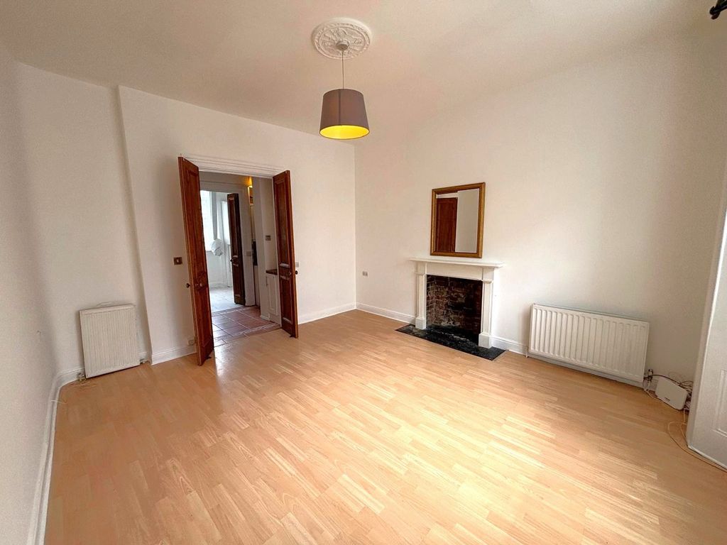 Property photo 3 of 11 Picture No. 15