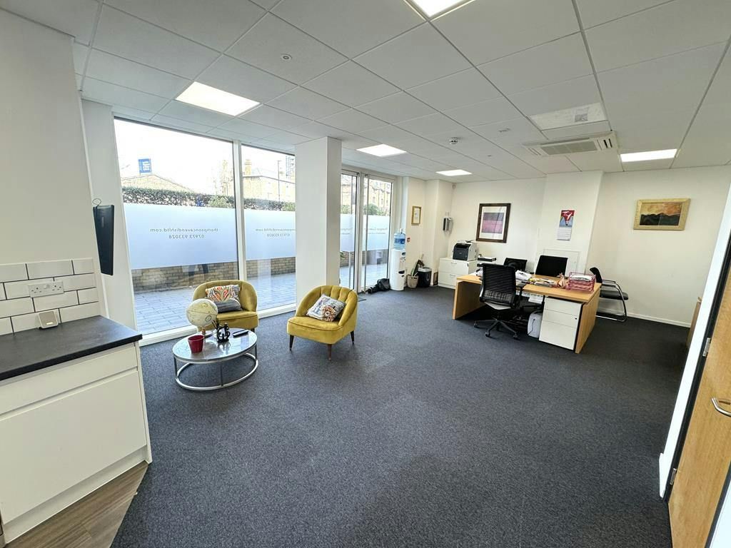 Property photo 3 of 10 Kew Bridge Unit 2 Brentford 3.Jpg