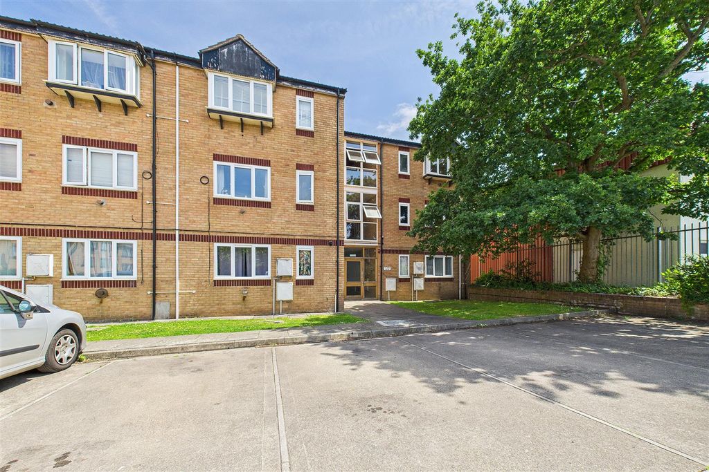 Property photo 1 of 6