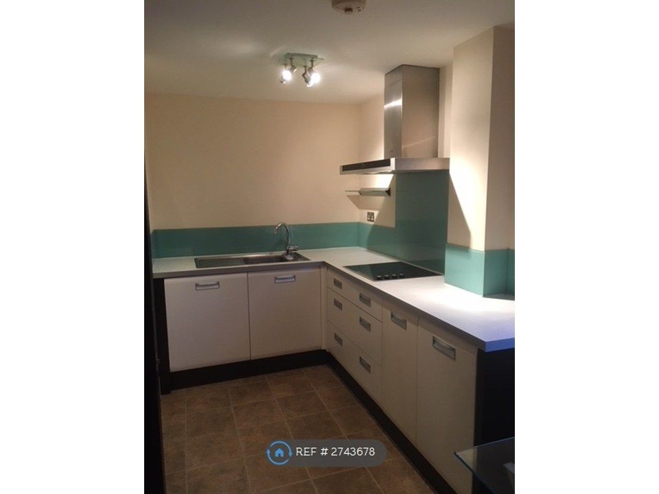 Property photo 2 of 5 Fully Fitted Open Plan Kitchen