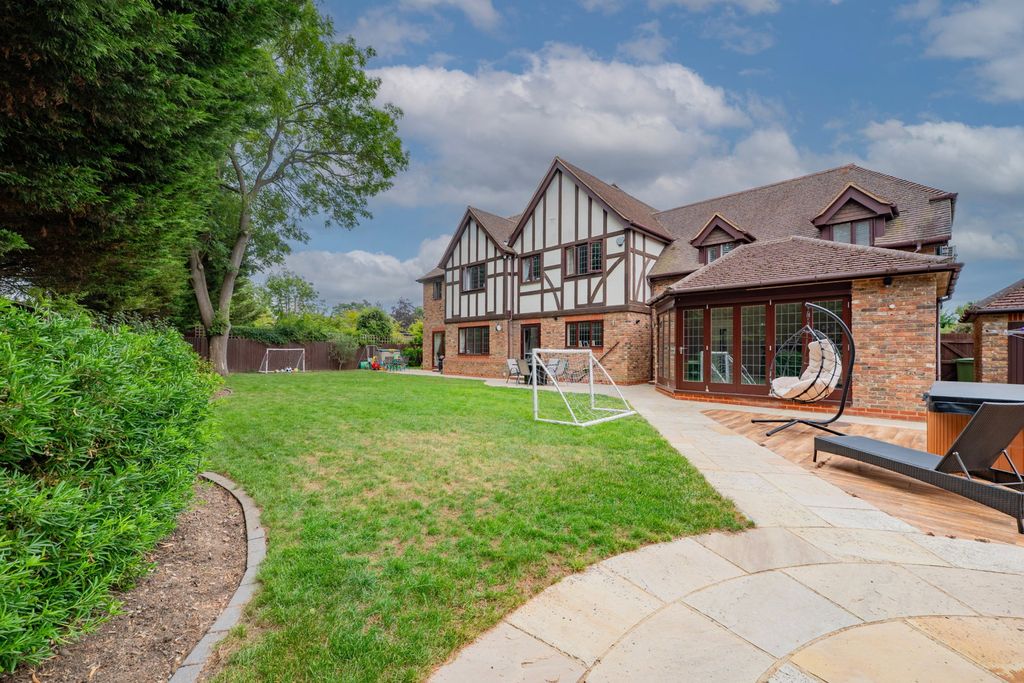 Property photo 1 of 44