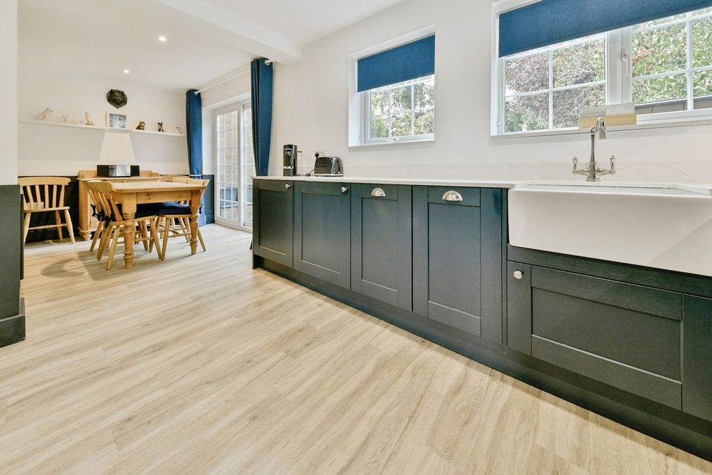 Property photo 3 of 23 Pbox-Img.Jpg