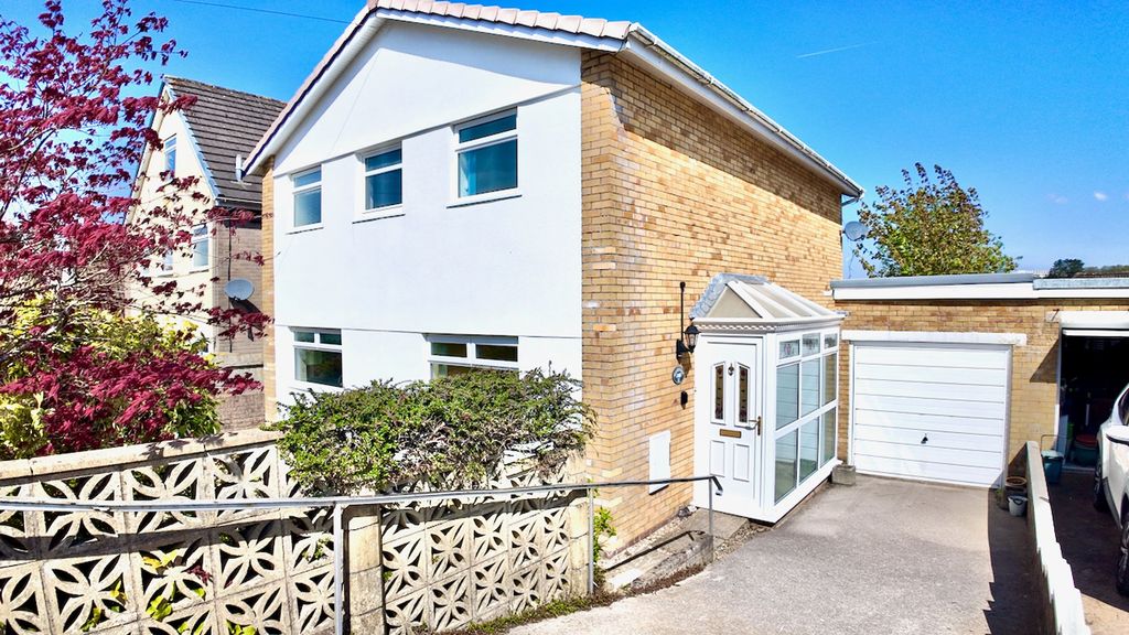 Property photo 1 of 26