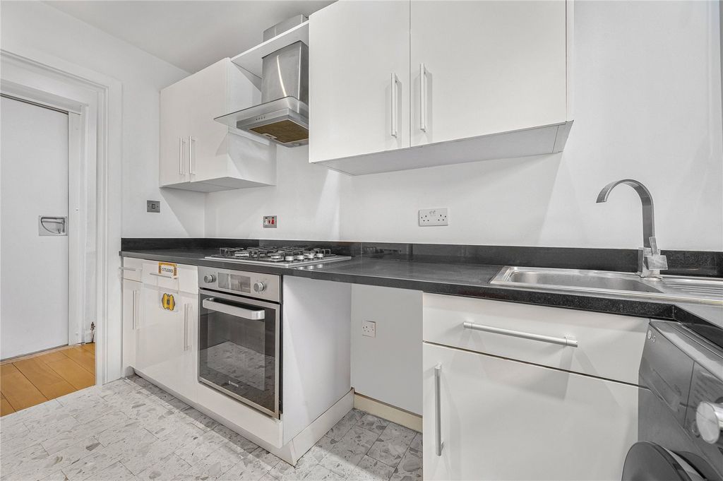 Property photo 2 of 13 Picture No. 10