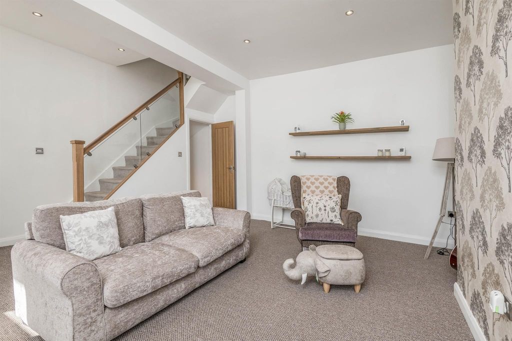 Property photo 1 of 11 Image