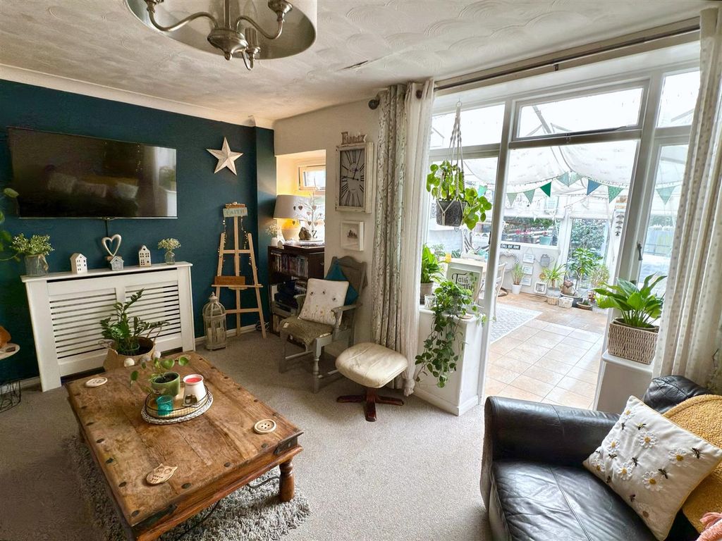 Property photo 3 of 27 Lounge To Garden Room.Jpg