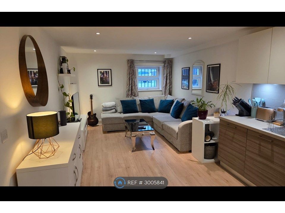 Property photo 1 of 15 Living Room