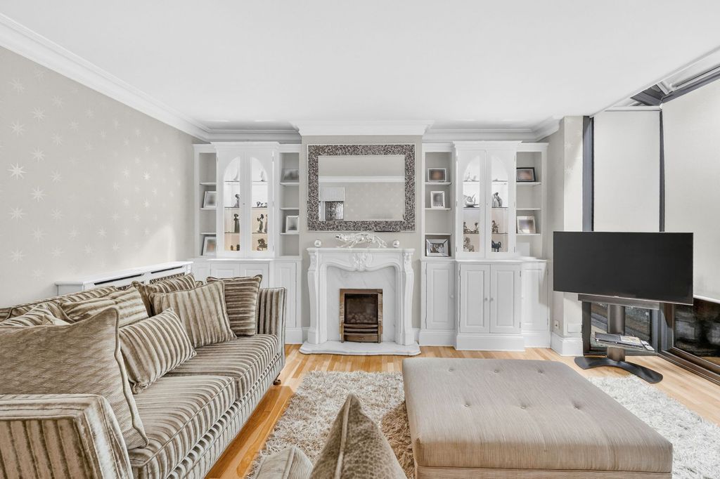 Property photo 3 of 43