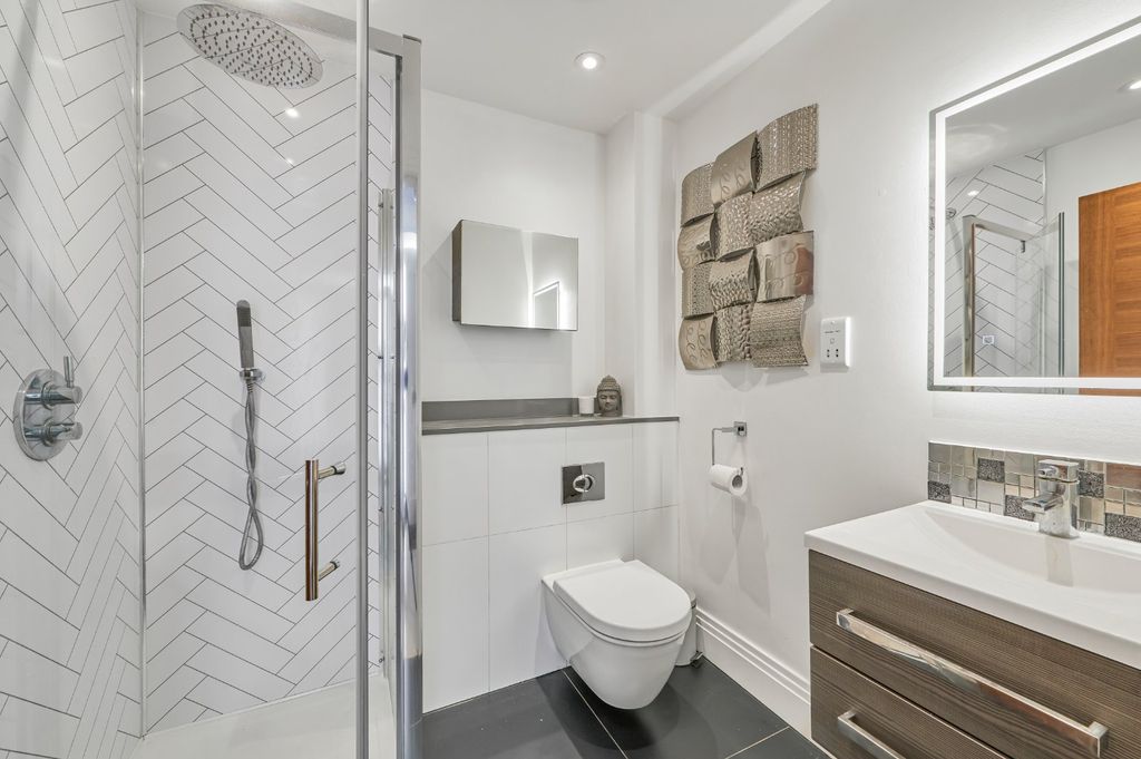 Property photo 3 of 11 Picture No. 20