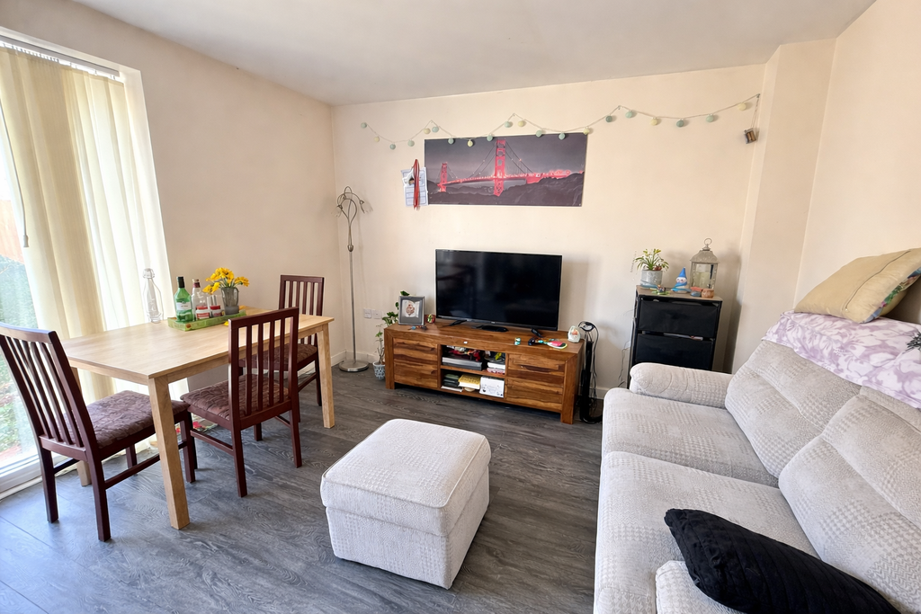 Property photo 3 of 6 02C021Fe-38Ae-4331-934E-0F4B5545Efb5