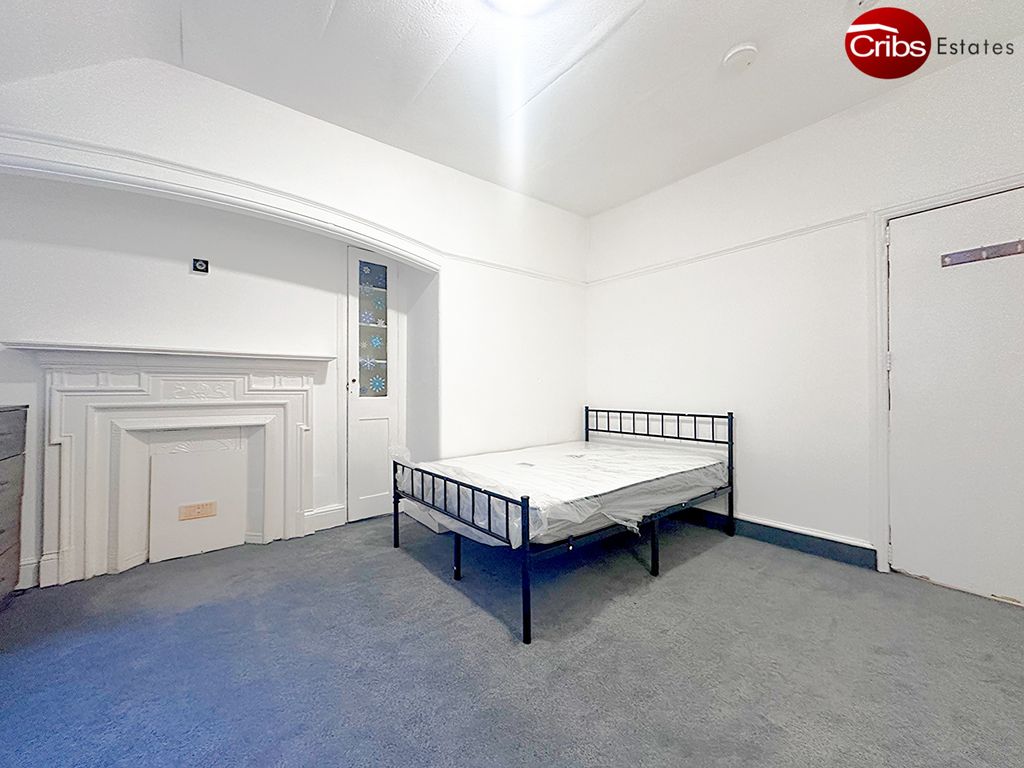 Property photo 3 of 12 Gallery