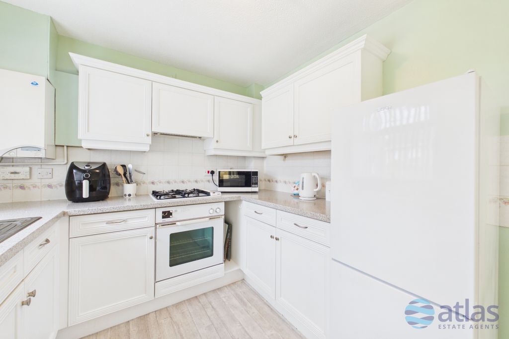 Property photo 3 of 22 Kitchen