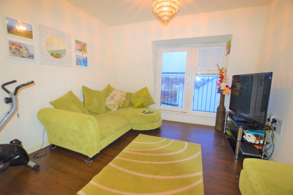 Property photo 2 of 7