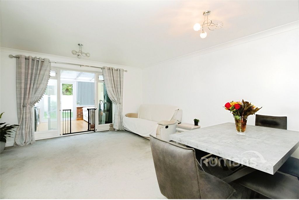 Property photo 3 of 16 Picture No. 02