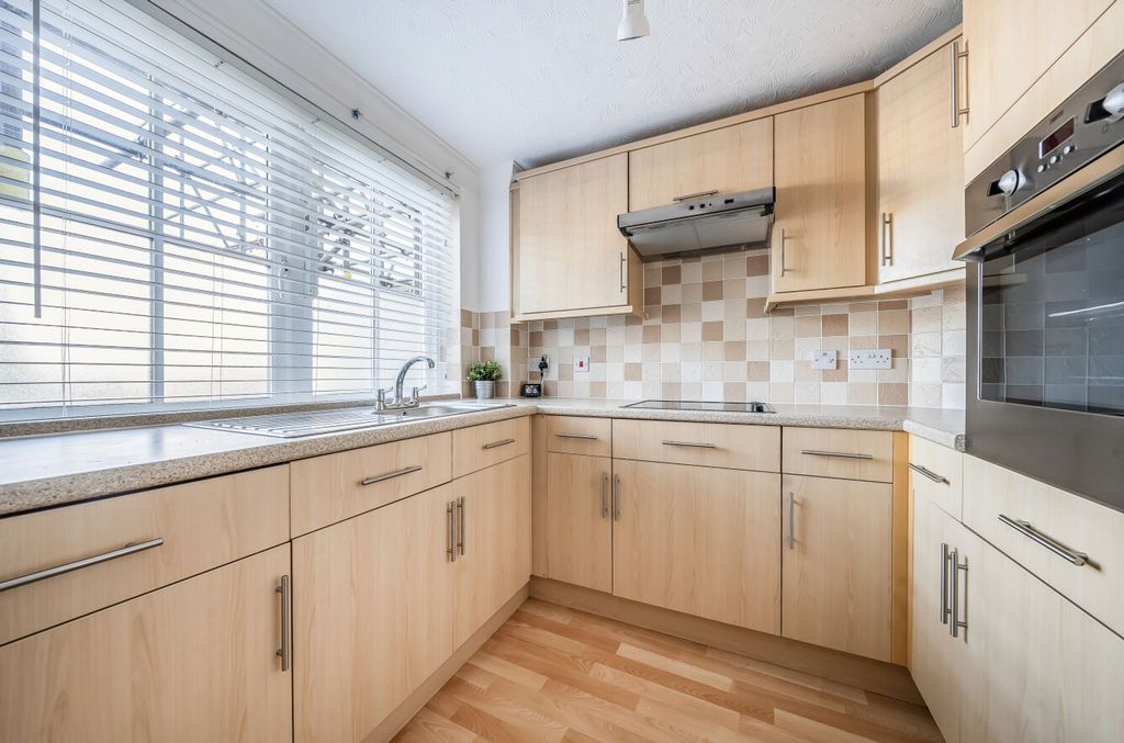 Property photo 3 of 20