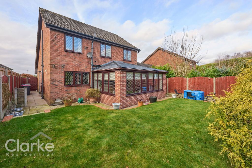 Property photo 2 of 25