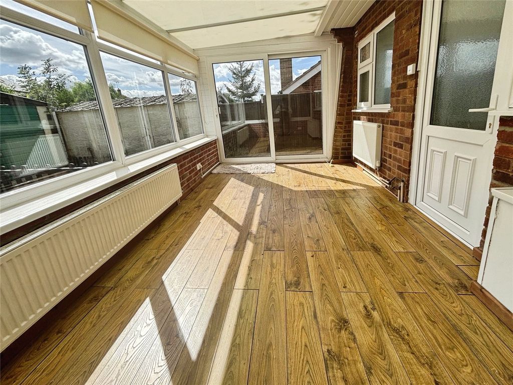 Property photo 3 of 11 Conservatory
