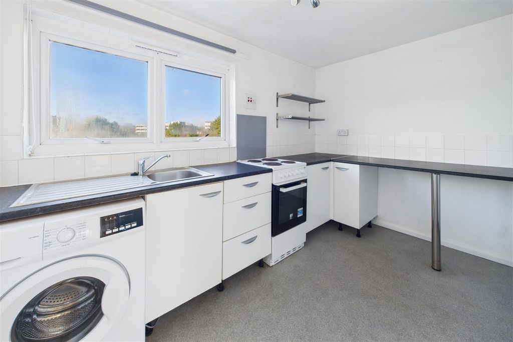 Property photo 2 of 8 Cam01894G0-Pr0266-Still022.Jpg