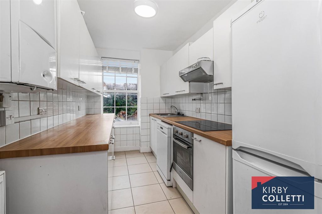 Property photo 2 of 11 Kitchen