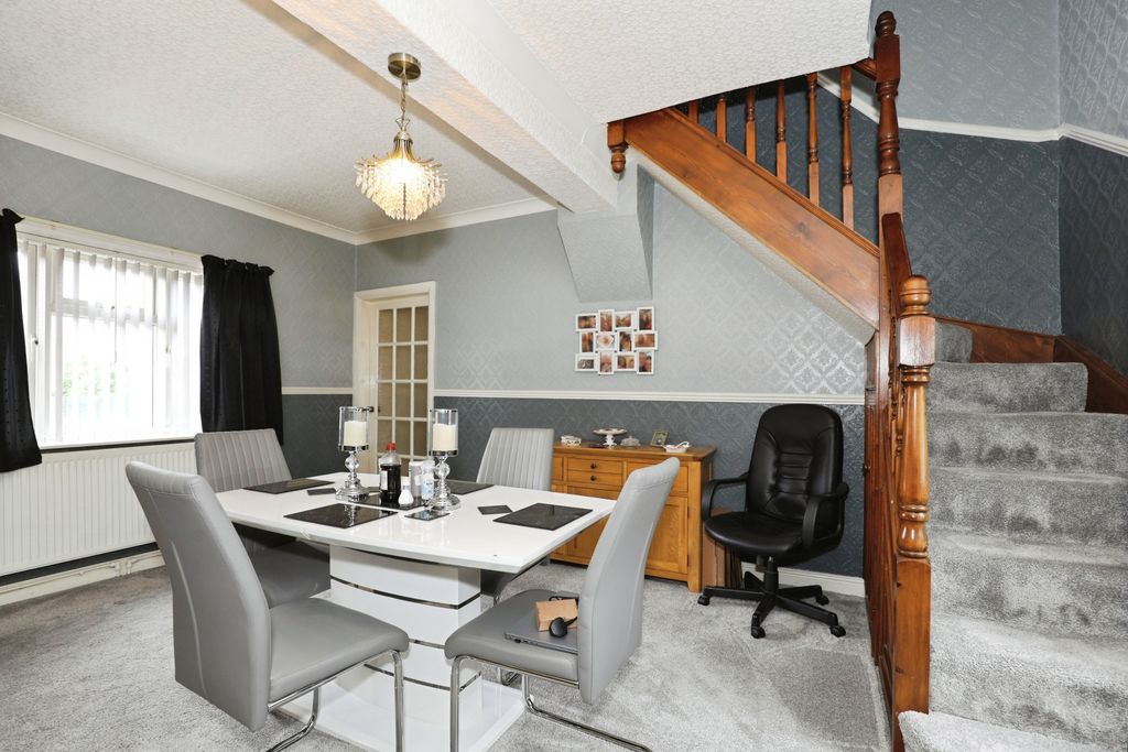 Property photo 3 of 20 Dining Room
