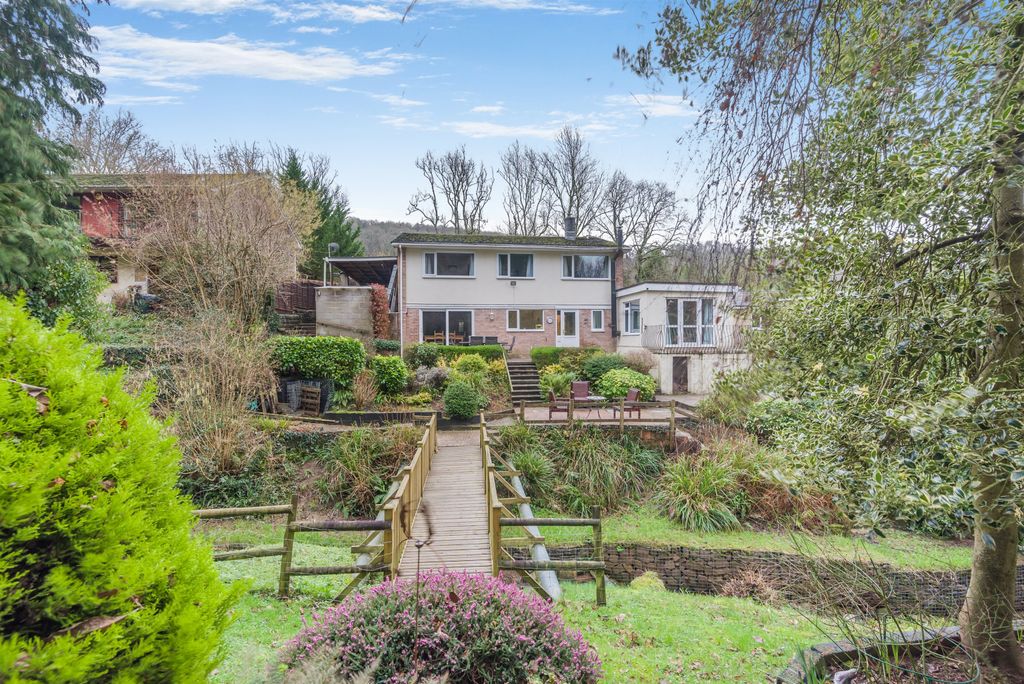 Property photo 1 of 29