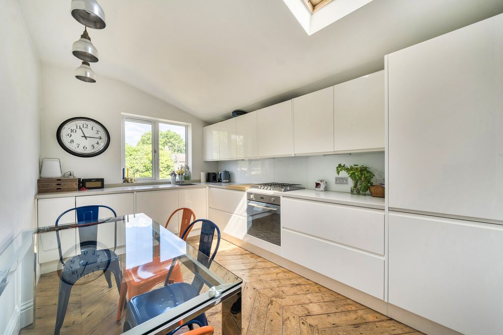 Property photo 2 of 16 Kitchen