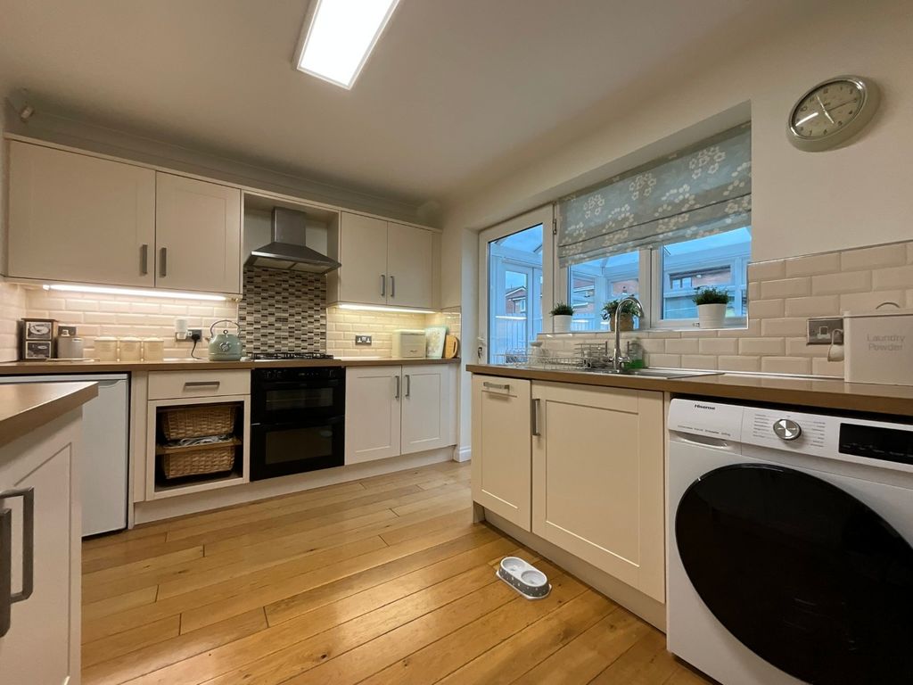 Property photo 2 of 20 4045294