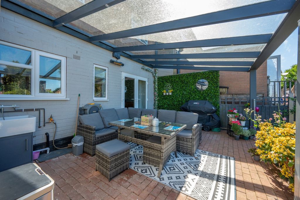 Property photo 3 of 28 Pbox-Img.Jpg