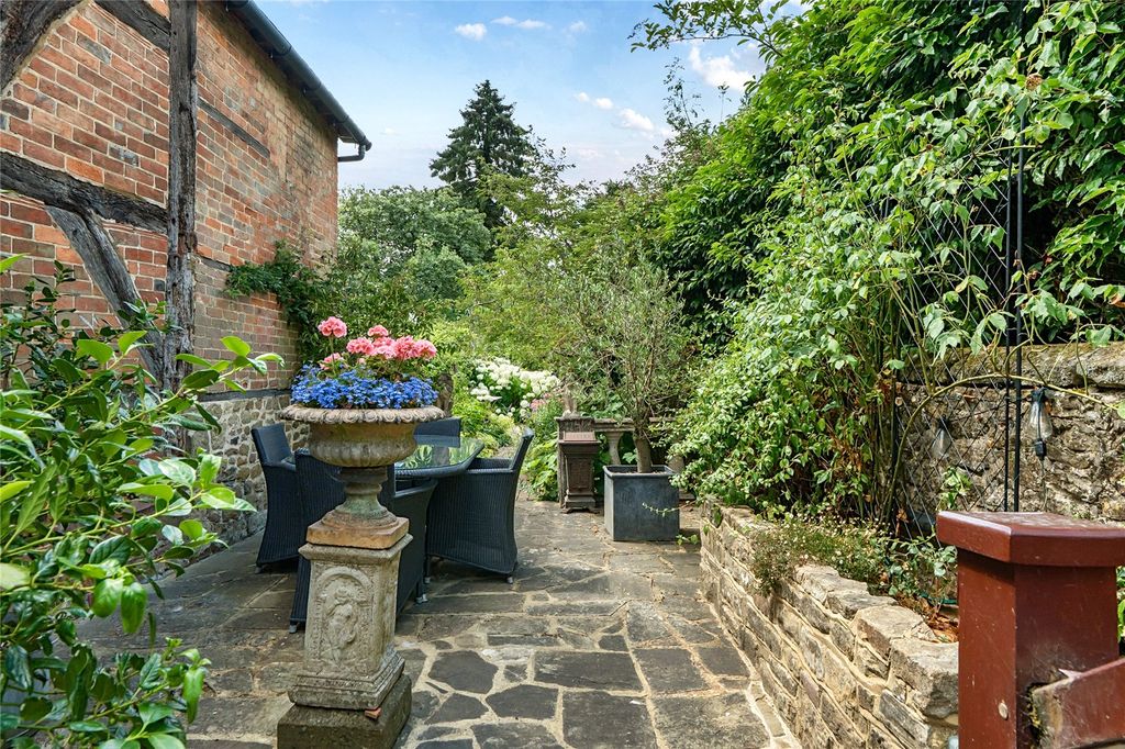 Additional image 16 of 4 bed flat for saleHigh Street, Headley, Hampshire GU35