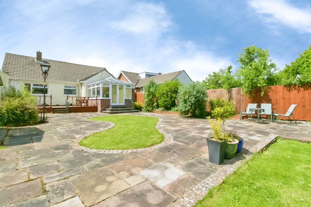 Property photo 2 of 18