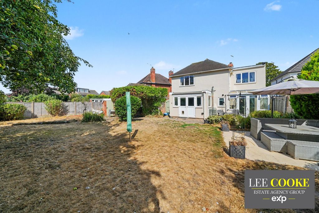 Property photo 2 of 37