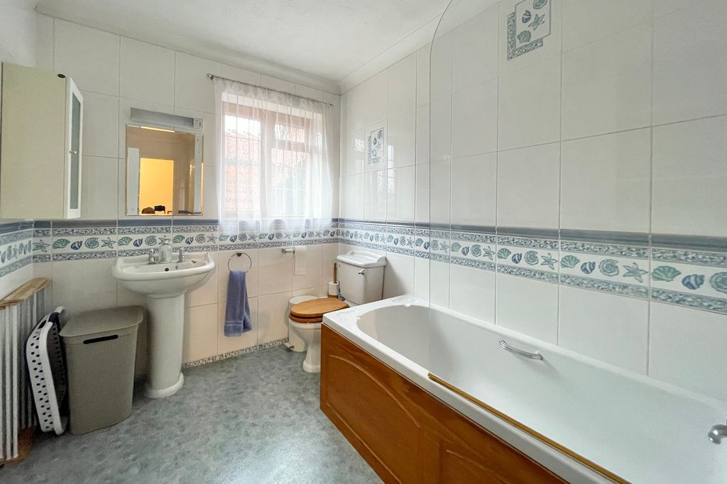 Additional image 22 of 4 bed detached house for saleSycamore Road, Farnborough GU14