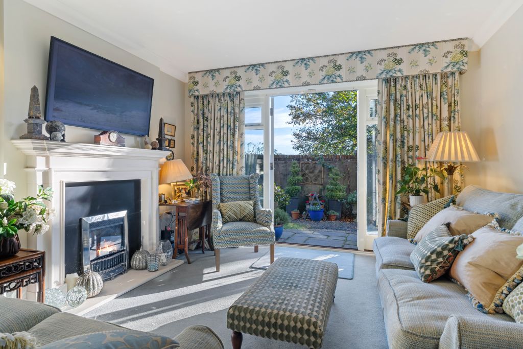 Property photo 3 of 18