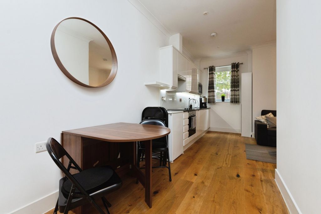 Property photo 3 of 14 Kitchen/Dining Room