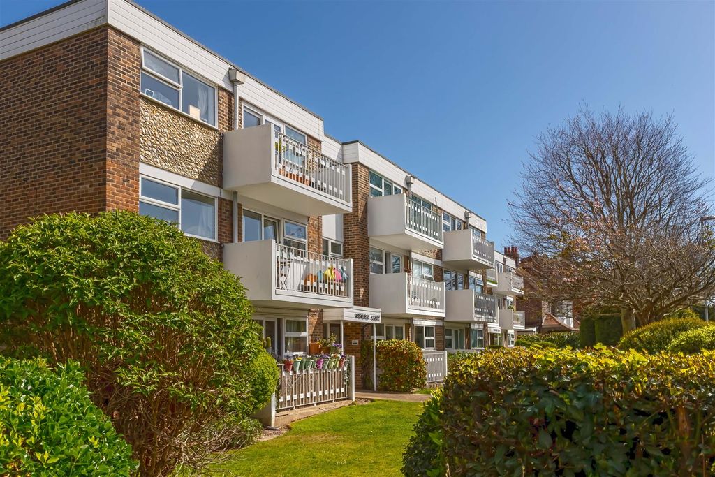 Property photo 1 of 12 Wadhurst Crt_14.Jpg