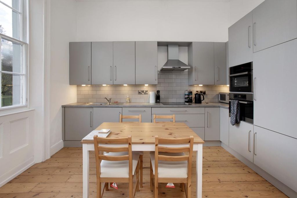 Property photo 3 of 15 Photo 8