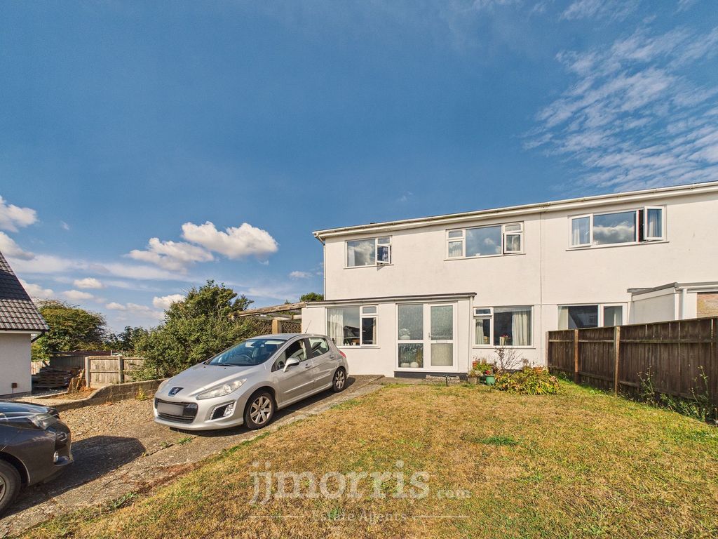 Property photo 1 of 24 Externally