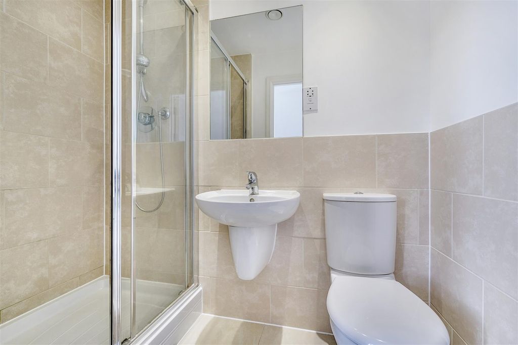 Additional image 8 of 2 bed flat for saleLea House, Kidwells Close, Maidenhead SL6