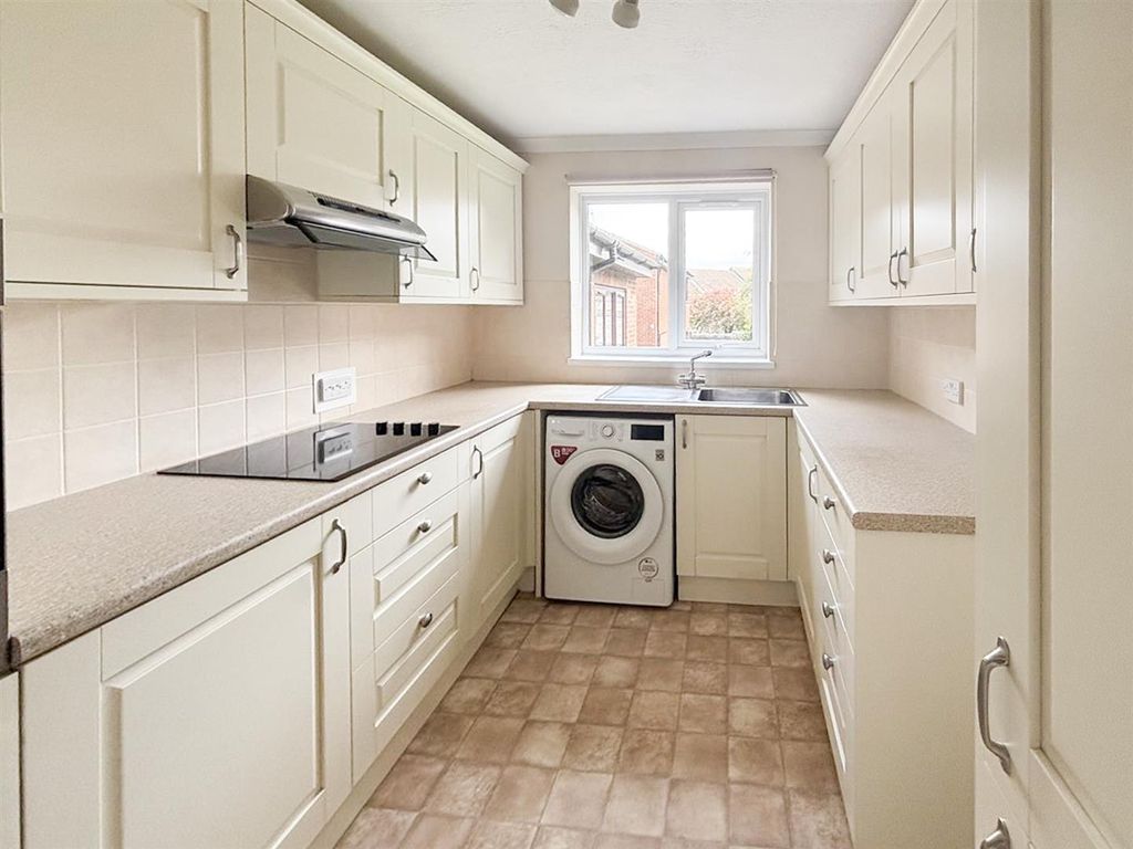 Property photo 3 of 7 Kitchen.Jpg
