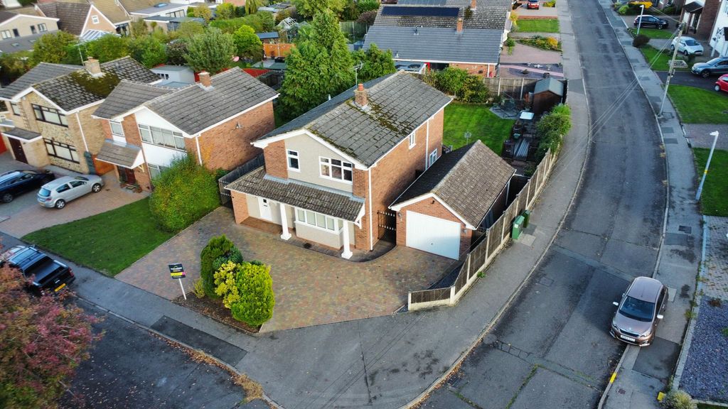 Property photo 1 of 39