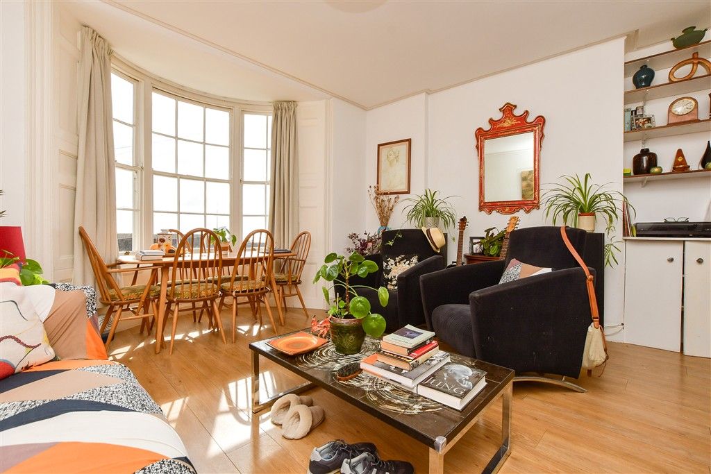 Property photo 2 of 6 Lounge/ Kitchen