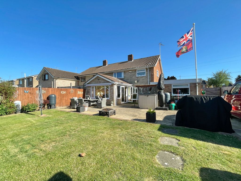 Property photo 2 of 31